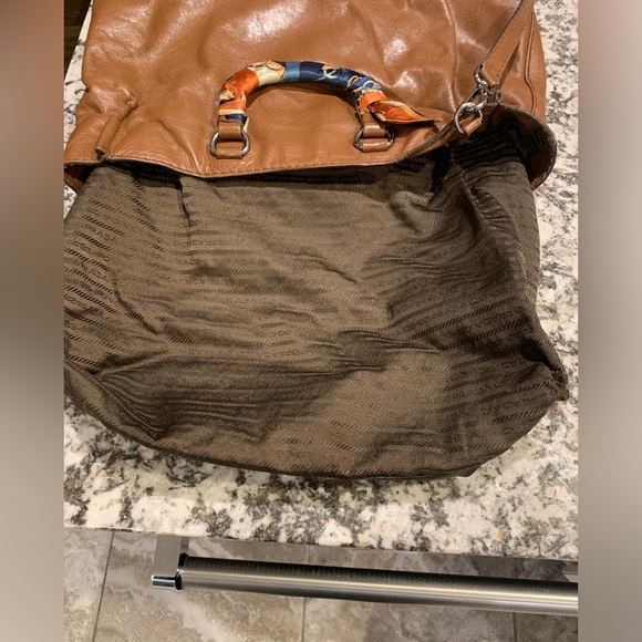 Brown leather Prada bag. - Picture 11 of 12
